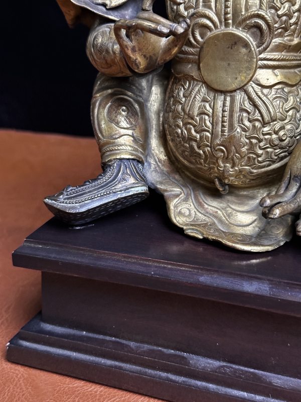 清乾隆 铜鎏金白度母坐像 - 图11