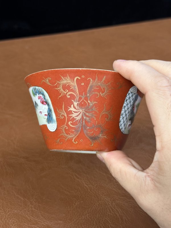 清乾隆 珊瑚红描金开窗马蹄杯 - 图9
