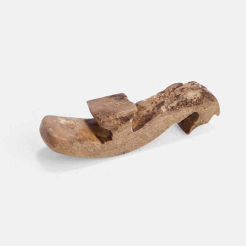 战国 玉龙纹带钩 | A Chinese jade belt hook Warring States period (475-221 BCE), of typical form