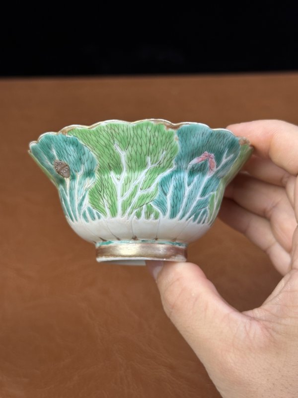 清嘉庆 粉彩百财花口杯 - 图2