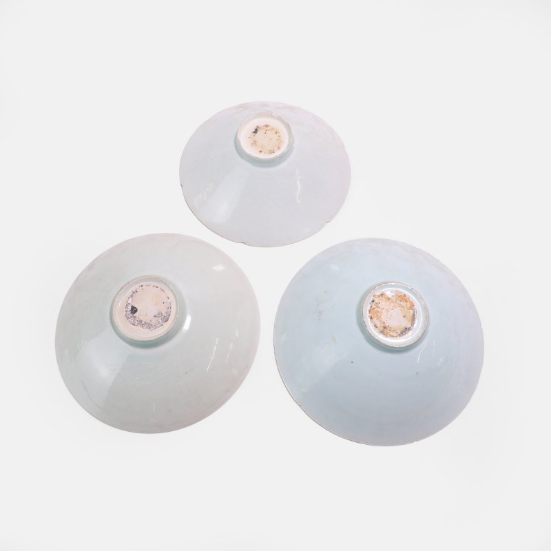 南宋 青白釉牡丹童子纹碗 一组三件 | Three Chinese qingbai-glazed bowls Southern Song dynasty (1127-1279), each of conical form - 图3