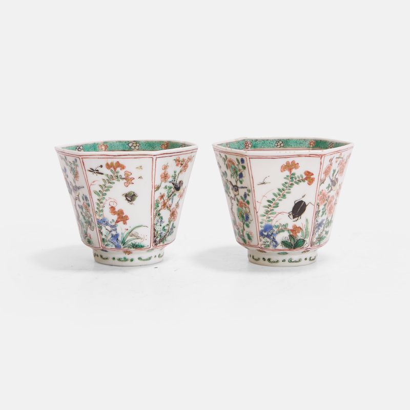 清康熙 五彩花鸟图六方杯 一对 | A pair of Chinese famille verte cups Kangxi (1662-1722), each of hexagonal form - 图3