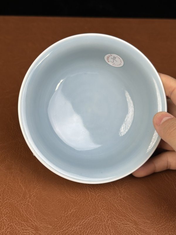 清晚期 天蓝釉暗刻蕉叶纹香薰 - 图7