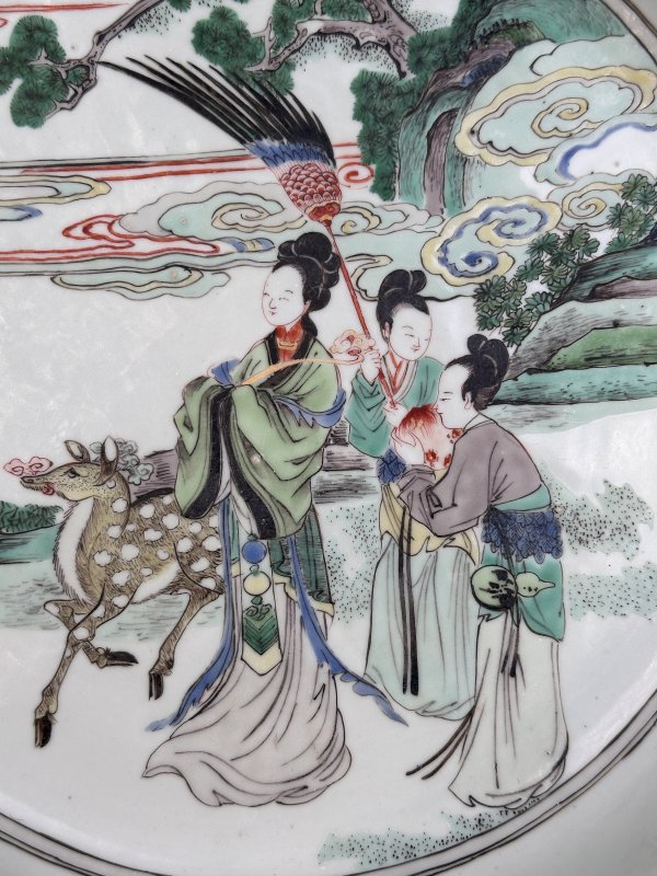 清康熙 五彩麻姑献寿图折沿盘 - 图4