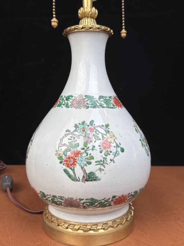 清康熙 五彩花卉纹玉壶春台灯一对 - 图10