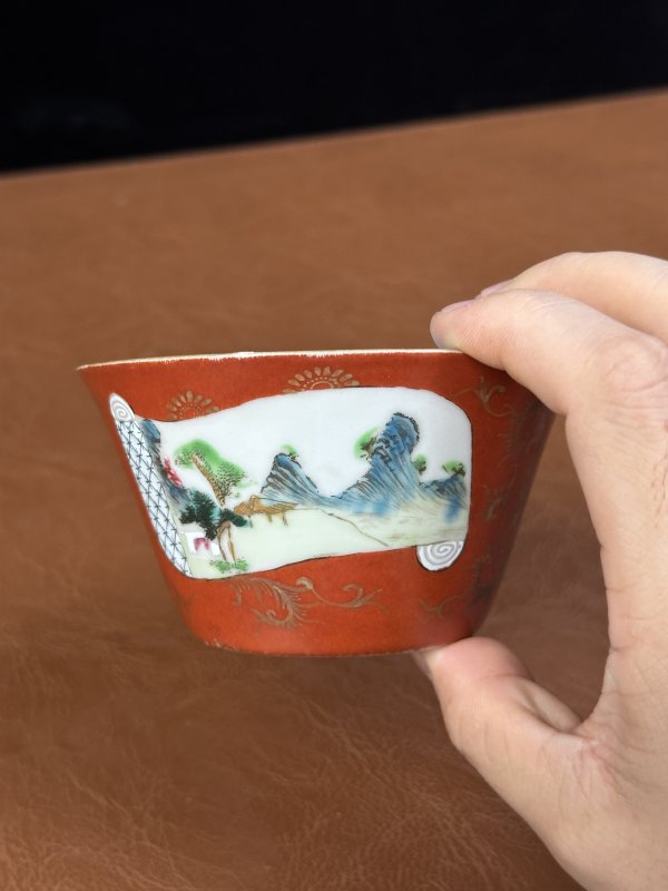 清乾隆 珊瑚红描金开窗马蹄杯 - 图11