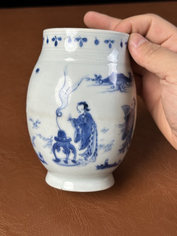 明崇祯 青花人物纹莲子罐 - 图3