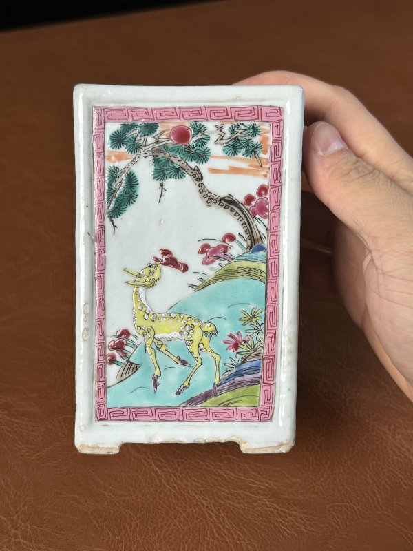 清雍正 粉彩仙鹤旭日四方笔筒 - 图3