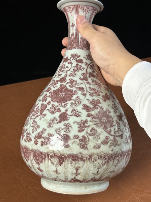 明 釉里红缠枝牡丹花卉纹玉壶春瓶 - 图7