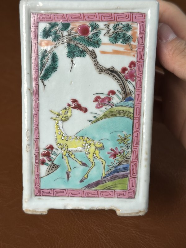 清雍正 粉彩仙鹤旭日四方笔筒 - 图4