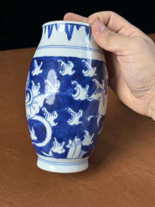 明崇祯 青花留白海八怪纹莲子罐 - 图5