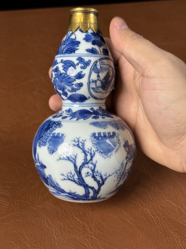 明崇祯 青花人物葫芦瓶 - 图8