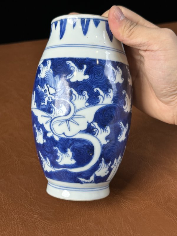 明崇祯 青花留白海八怪纹莲子罐 - 图6