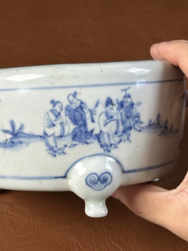 明成化 青花神仙人物三足香炉 - 图9