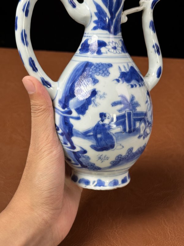 明崇祯 青花人物执壶一对 - 图5