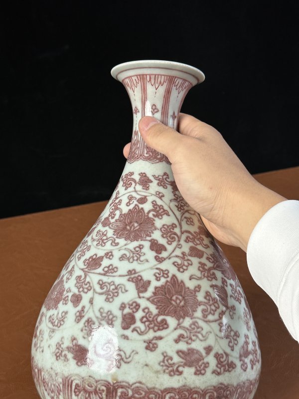 明 釉里红缠枝牡丹花卉纹玉壶春瓶 - 图11