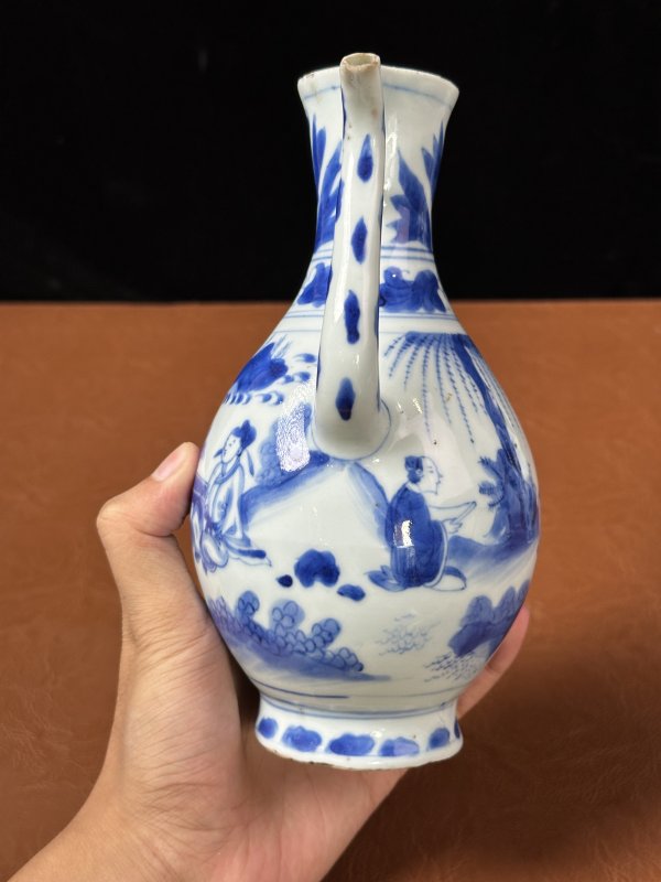 明崇祯 青花人物执壶一对 - 图7