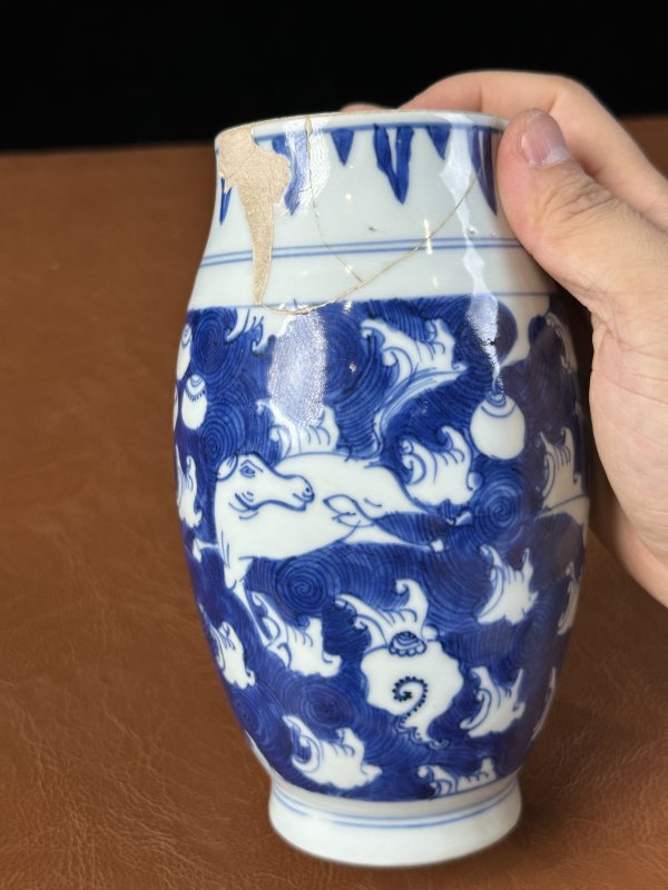 明崇祯 青花留白海八怪纹莲子罐 - 图9