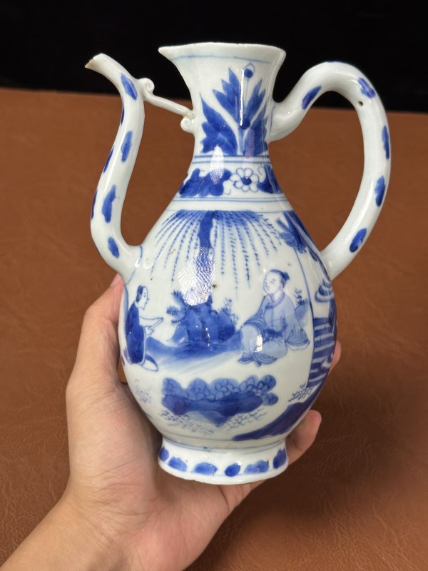 明崇祯 青花人物执壶一对 - 图8
