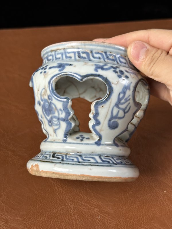 明正德 青花铜钱纹器座 - 图6
