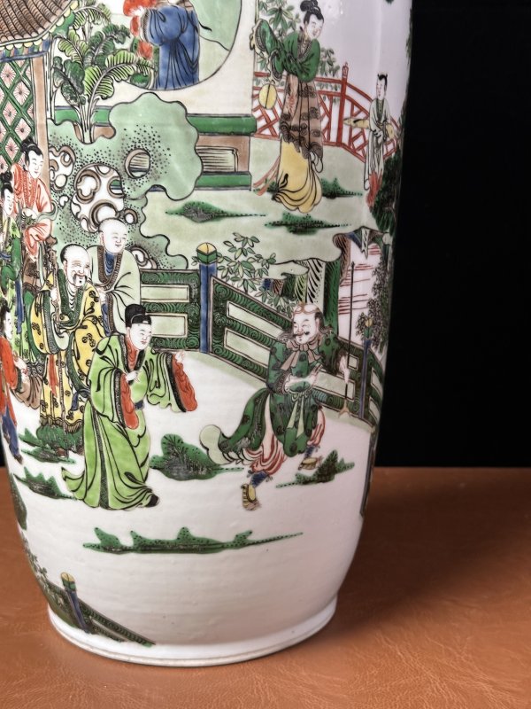 清晚期 五彩人物故事纹棒槌瓶 - 图5