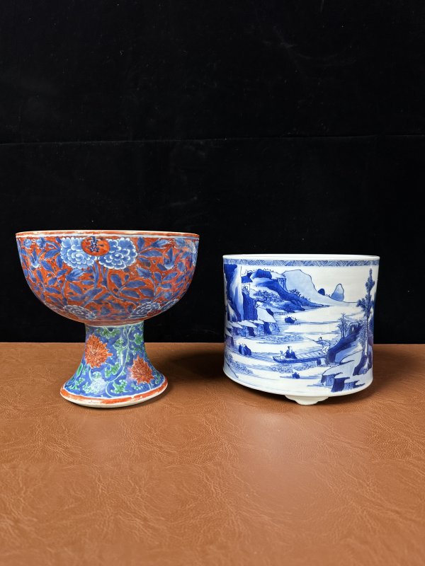 明万历、清康熙 青花笔筒及青花加彩豆一组 - 图2
