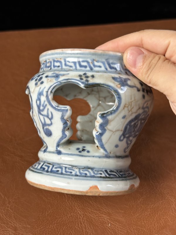 明正德 青花铜钱纹器座 - 图8