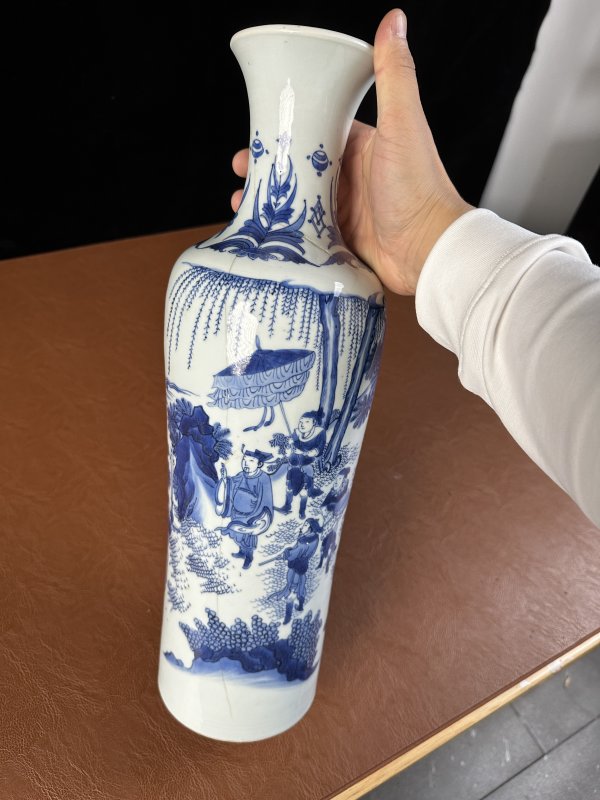 明崇祯 青花人物故事图筒瓶 - 图4