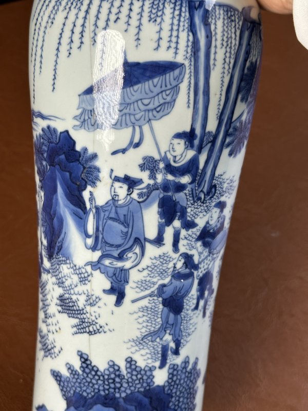 明崇祯 青花人物故事图筒瓶 - 图5
