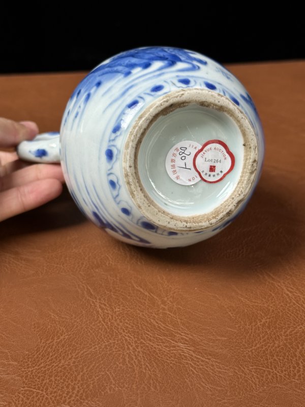 明崇祯 青花人物执壶一对 - 图14
