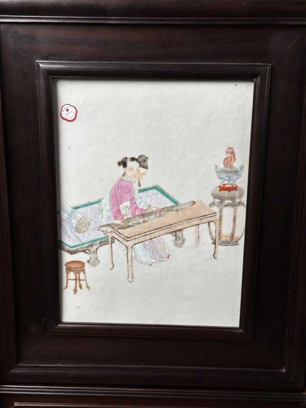 清道光 粉彩暗春宫人物插屏 - 图3