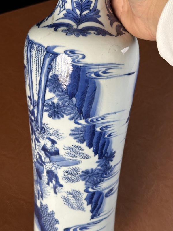 明崇祯 青花人物故事图筒瓶 - 图8
