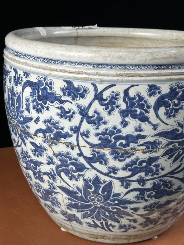 清康熙 青花缠枝花卉纹大缸 - 图5