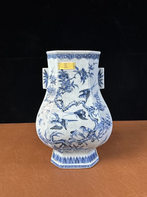 清中期 青花花鸟纹四方贯耳瓶 - 图2