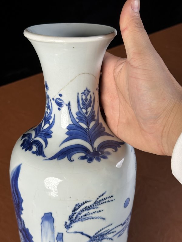 明崇祯 青花人物故事图筒瓶 - 图11