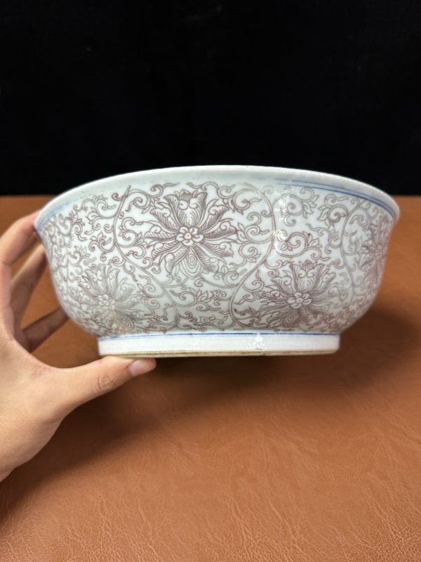清 青花釉里红缠枝莲纹碗 - 图3