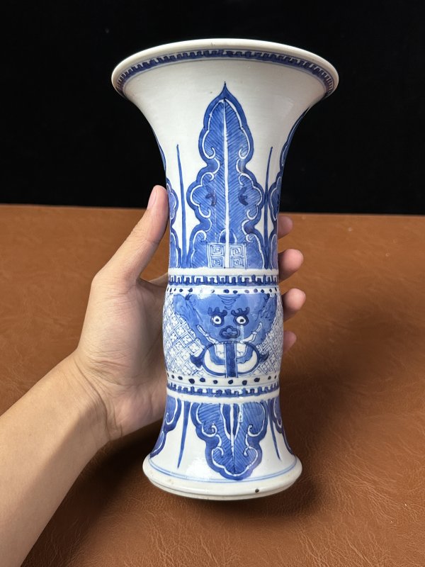 清康熙 青花饕餮纹花觚 - 图5