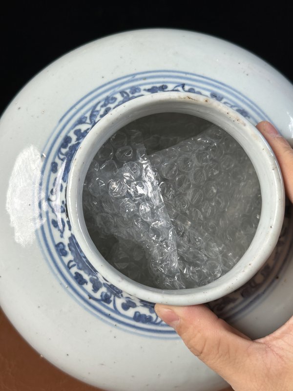 明正德 青花留白缠枝莲纹罐 - 图7