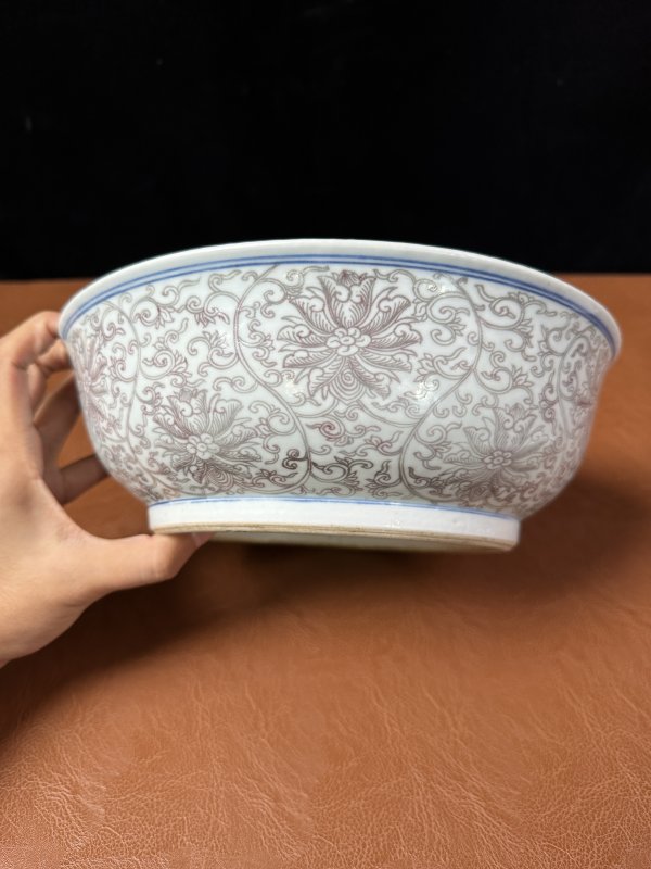 清 青花釉里红缠枝莲纹碗 - 图5