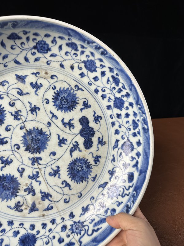 清雍正 青花缠枝莲纹大盘 - 图10