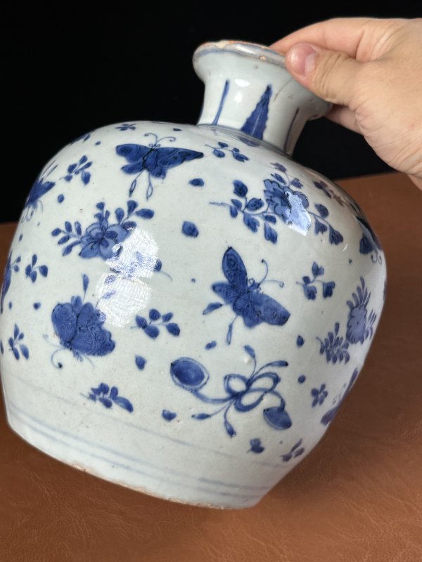 明万历 青花蝴蝶纹罐 - 图6