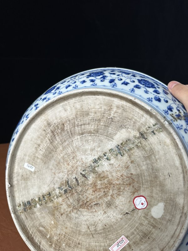 清雍正 青花缠枝莲纹大盘 - 图12