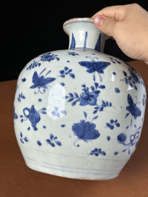 明万历 青花蝴蝶纹罐 - 图7