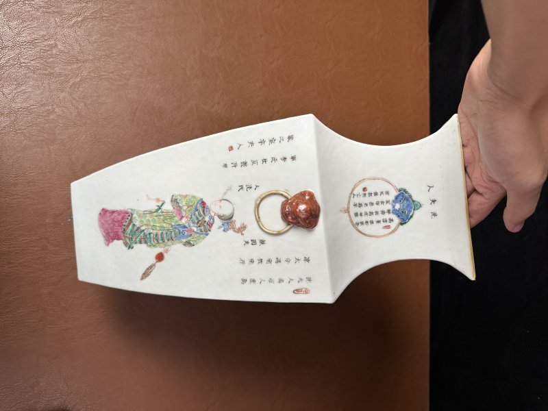 清道光 粉彩无双谱人物四方瓶一对 - 图6