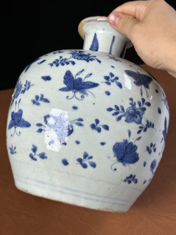 明万历 青花蝴蝶纹罐 - 图8