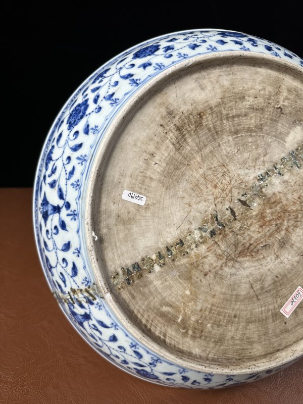 清雍正 青花缠枝莲纹大盘 - 图14