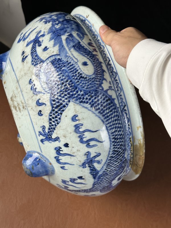 清雍正 青花双龙戏珠香炉 - 图8