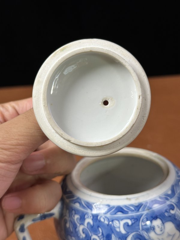 清康熙  青花持莲童子茶壶 - 图8