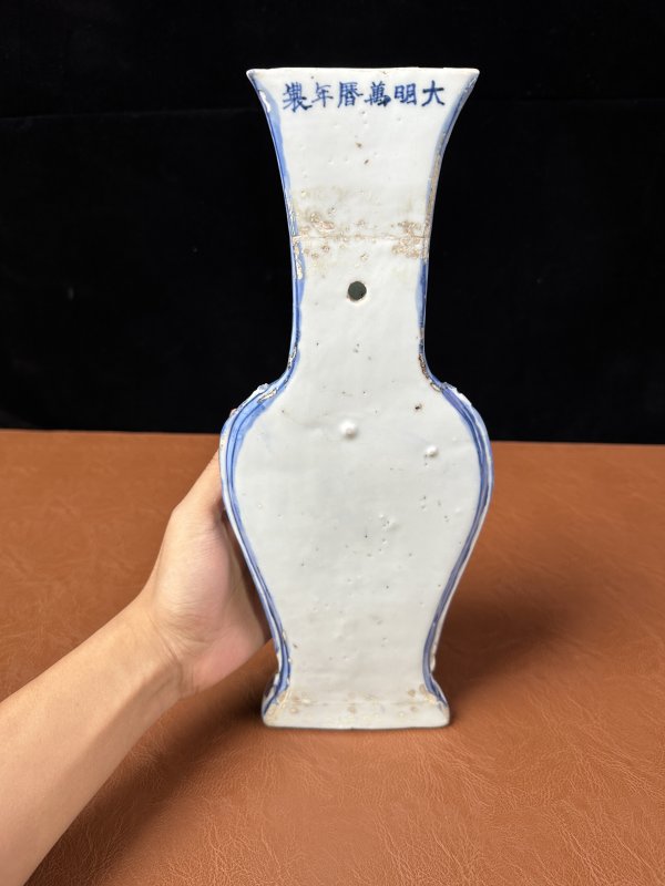 明成化 青花一路连科壁瓶 - 图6