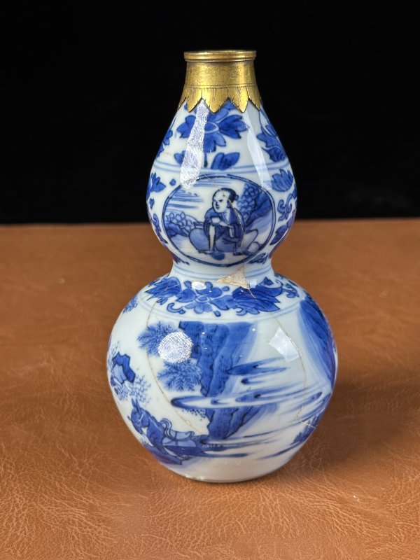 明崇祯 青花人物葫芦瓶 - 图2